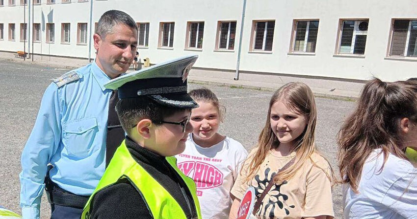 Полицаи с беседа за пътната безопасност в Йовков