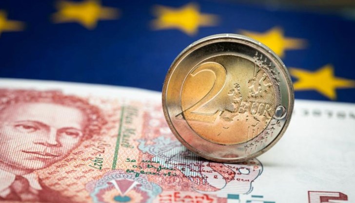 Ще плащаме и с левове, и с евро през януари 2026 година